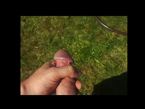 ❤️ Heta heta tjejen får sin rosa fitta knullad och kommer med en spruta i en sommarträdgård ☑ Fucking at us ❌❤